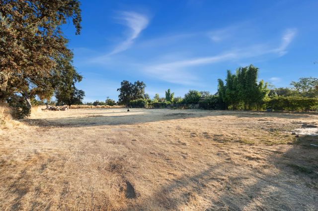 255 Silver Eagle Rd, Sacramento, CA 95838