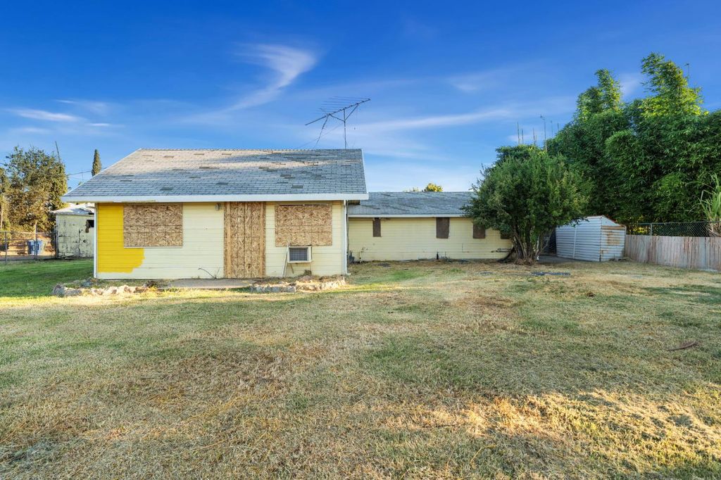 255 Silver Eagle Rd, Sacramento, CA 95838