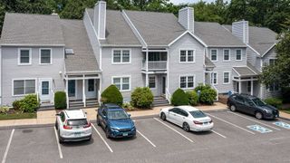 286 Laura Boulevard 286, Norwich, CT 06360
