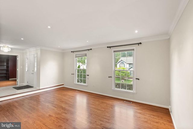 18 SOLITAIRE CT, Gaithersburg, MD 20878