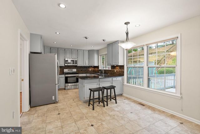 18 SOLITAIRE CT, Gaithersburg, MD 20878