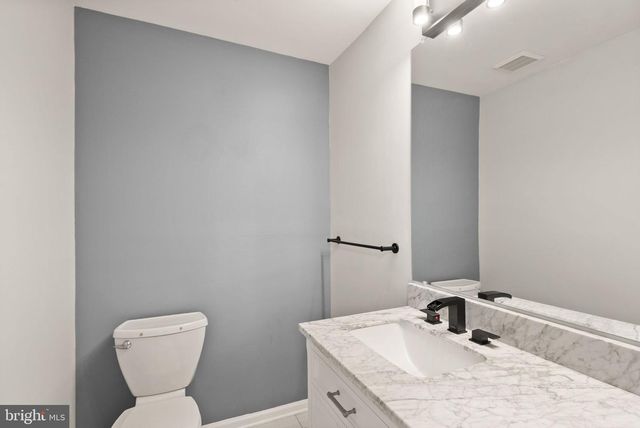 18 SOLITAIRE CT, Gaithersburg, MD 20878