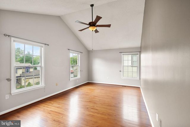 18 SOLITAIRE CT, Gaithersburg, MD 20878