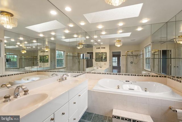 18 SOLITAIRE CT, Gaithersburg, MD 20878