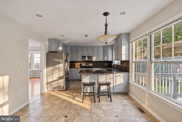 18 SOLITAIRE CT, Gaithersburg, MD 20878