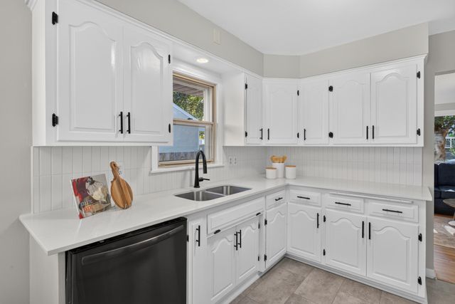 1031 Bayard Avenue, Saint Paul, MN 55102