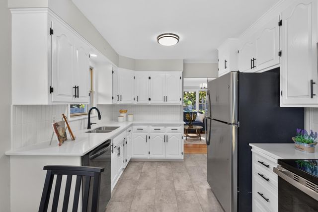 1031 Bayard Avenue, Saint Paul, MN 55102