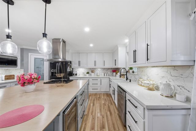 321 Reid Street, Houston, TX 77022