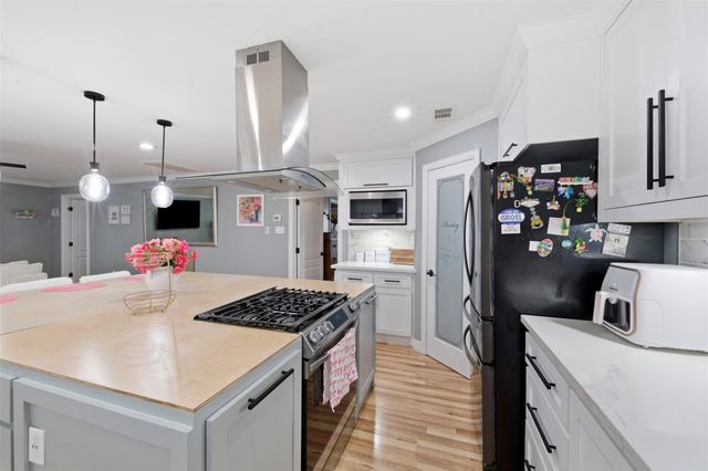 321 Reid Street, Houston, TX 77022