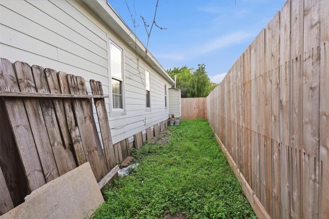 321 Reid Street, Houston, TX 77022