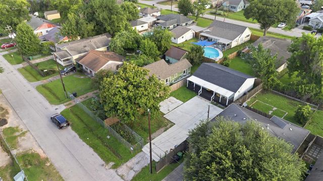 321 Reid Street, Houston, TX 77022