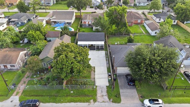 321 Reid Street, Houston, TX 77022