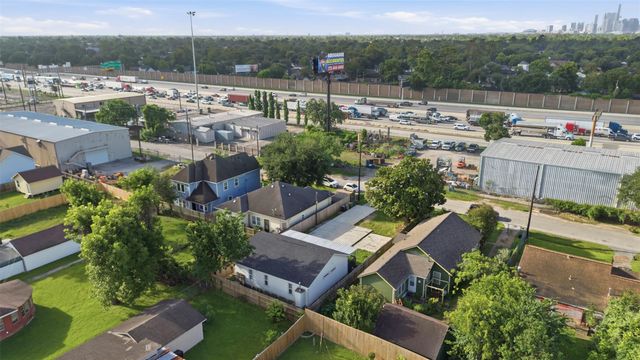 321 Reid Street, Houston, TX 77022