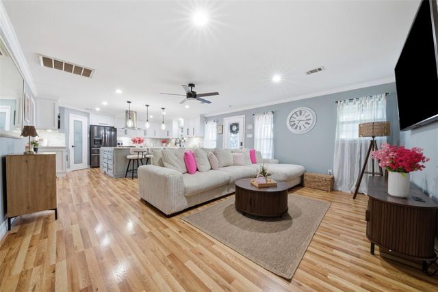 321 Reid Street, Houston, TX 77022