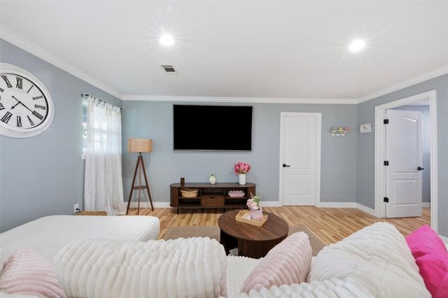 321 Reid Street, Houston, TX 77022