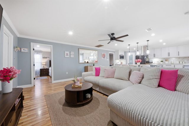 321 Reid Street, Houston, TX 77022