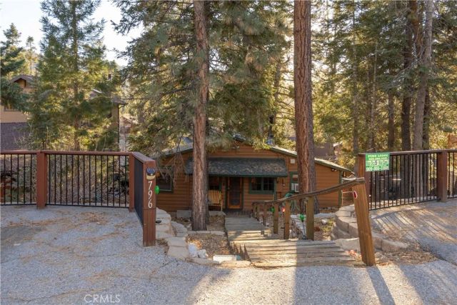 796 Silver Tip Drive, Big Bear Lake, CA 92315