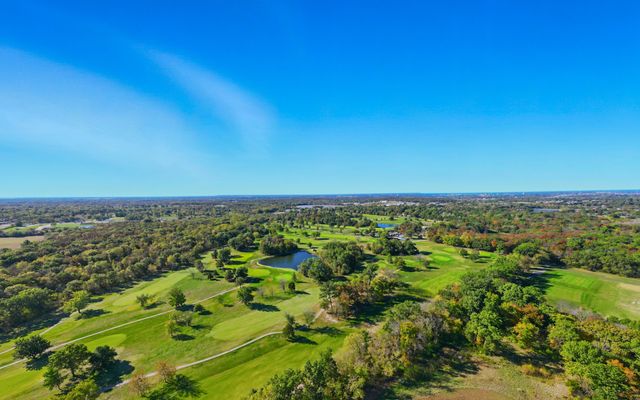 6900 ARMSTRONG DR, Columbia, MO 65202