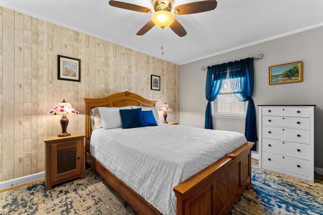 40 Tremont Ave, Taunton, MA 02780