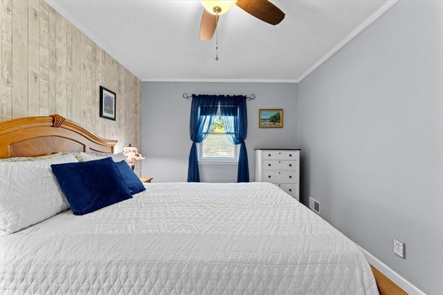 40 Tremont Ave, Taunton, MA 02780