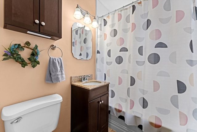 40 Tremont Ave, Taunton, MA 02780