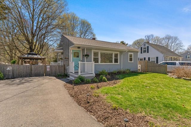 40 Tremont Ave, Taunton, MA 02780