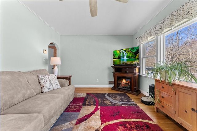 40 Tremont Ave, Taunton, MA 02780