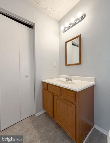 4160 LOG TEAL DR, Waldorf, MD 20603