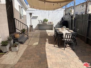245 E Buckthorn Street, Inglewood, CA 90301