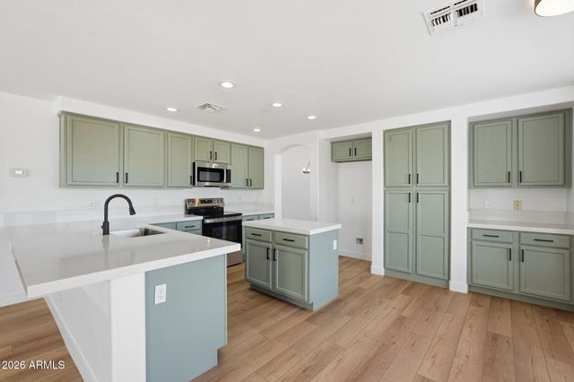 1851 W HIDDENVIEW Drive, Phoenix, AZ 85045