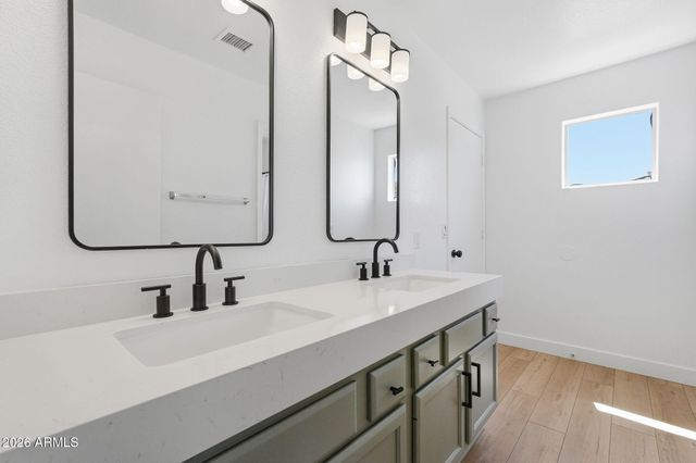 1851 W HIDDENVIEW Drive, Phoenix, AZ 85045