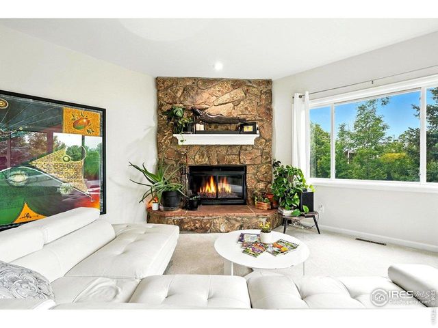 6686 Fairways Dr, Niwot, CO 80503