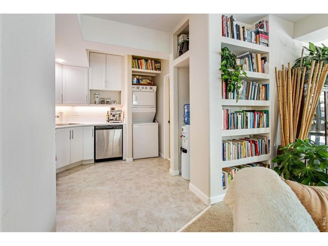 6686 Fairways Dr, Niwot, CO 80503