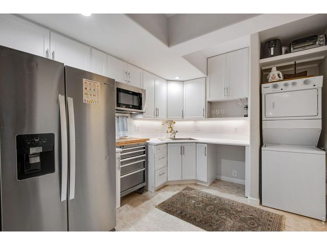 6686 Fairways Dr, Niwot, CO 80503
