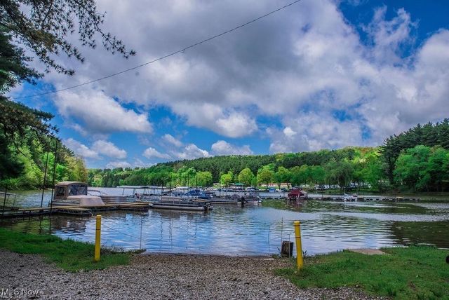 4254 Doral Road SW, Carrollton, OH 44615