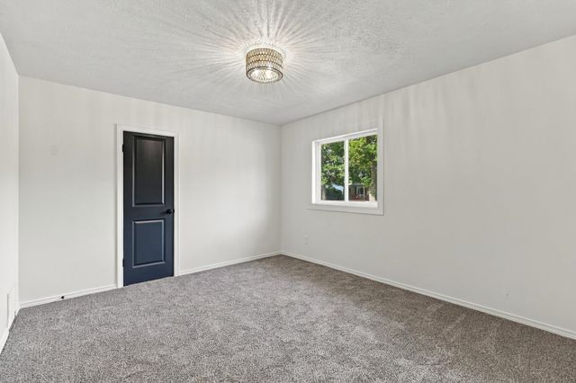 3825 N E St, Spokane, WA 99205