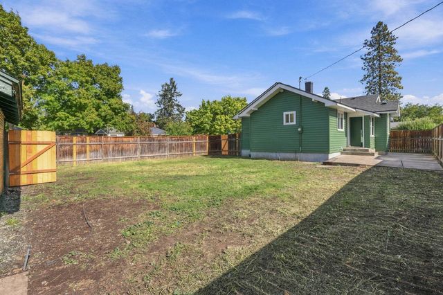 3825 N E St, Spokane, WA 99205