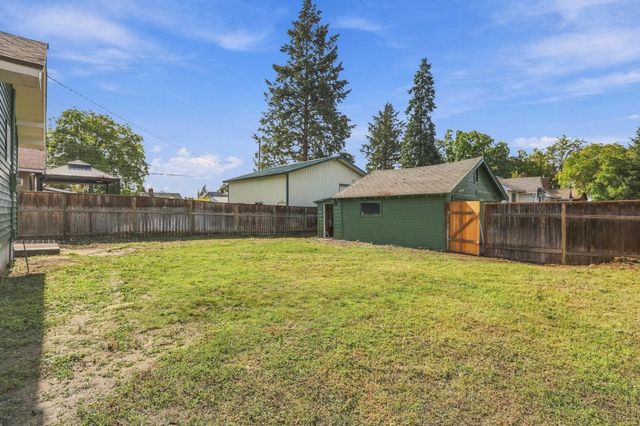 3825 N E St, Spokane, WA 99205