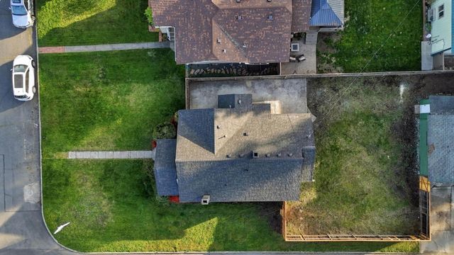 3825 N E St, Spokane, WA 99205
