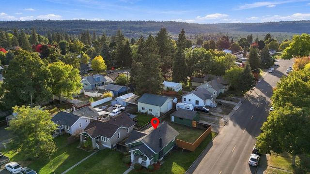 3825 N E St, Spokane, WA 99205