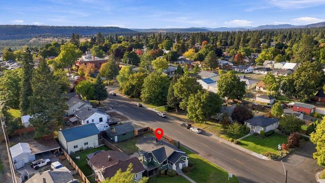 3825 N E St, Spokane, WA 99205