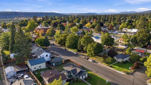 3825 N E St, Spokane, WA 99205
