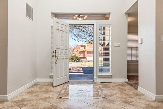 214 Tornasol Lane NE, Albuquerque, NM 87113