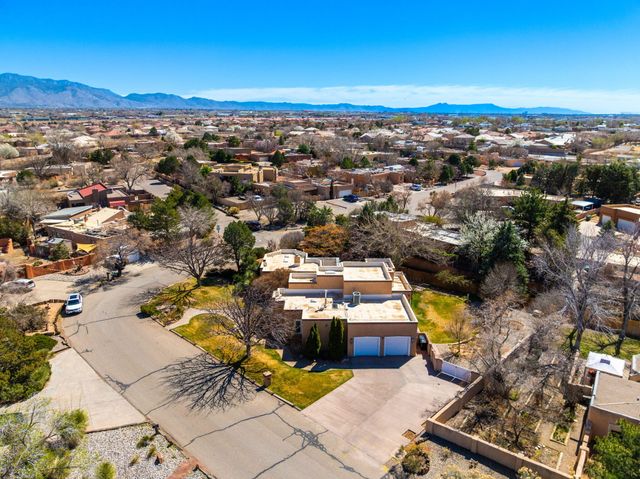 214 Tornasol Lane NE, Albuquerque, NM 87113