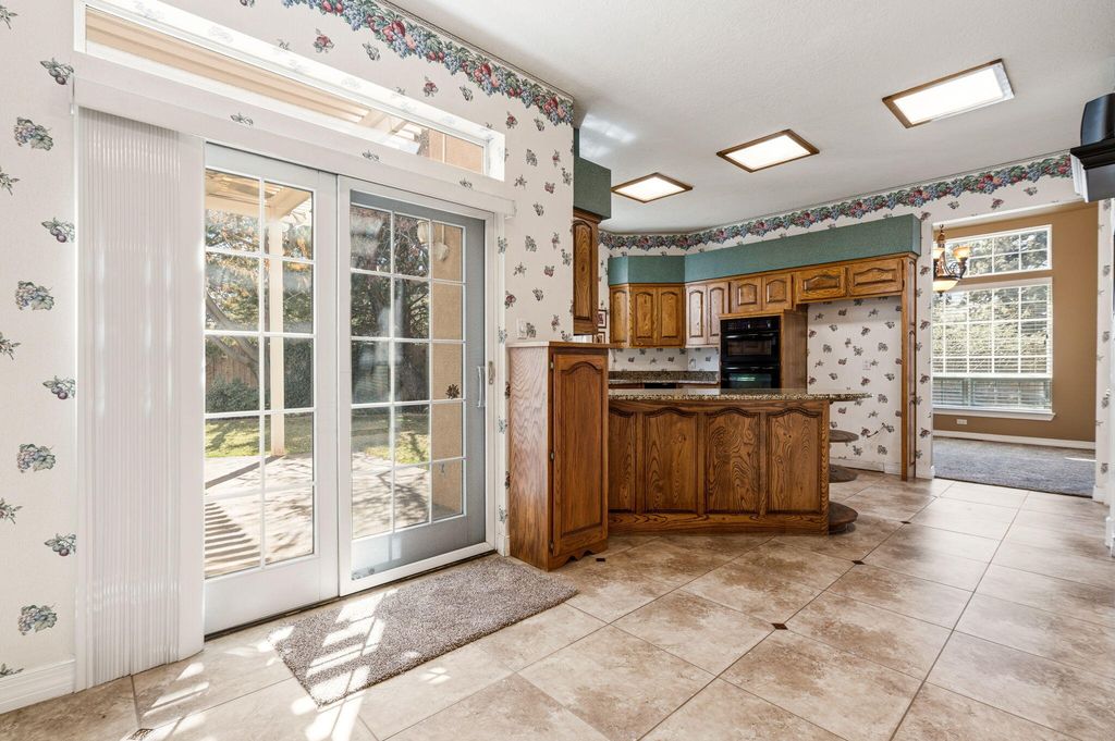 Image 16 of property listing at 214 Tornasol Lane NE, Albuquerque, NM 87113