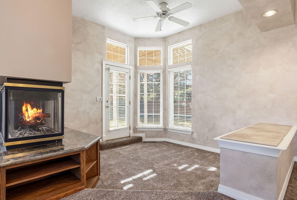 Image 21 of property listing at 214 Tornasol Lane NE, Albuquerque, NM 87113