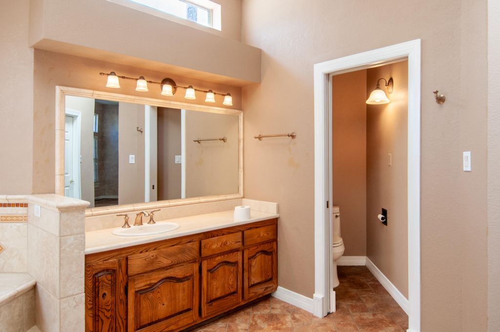 Image 27 of property listing at 214 Tornasol Lane NE, Albuquerque, NM 87113