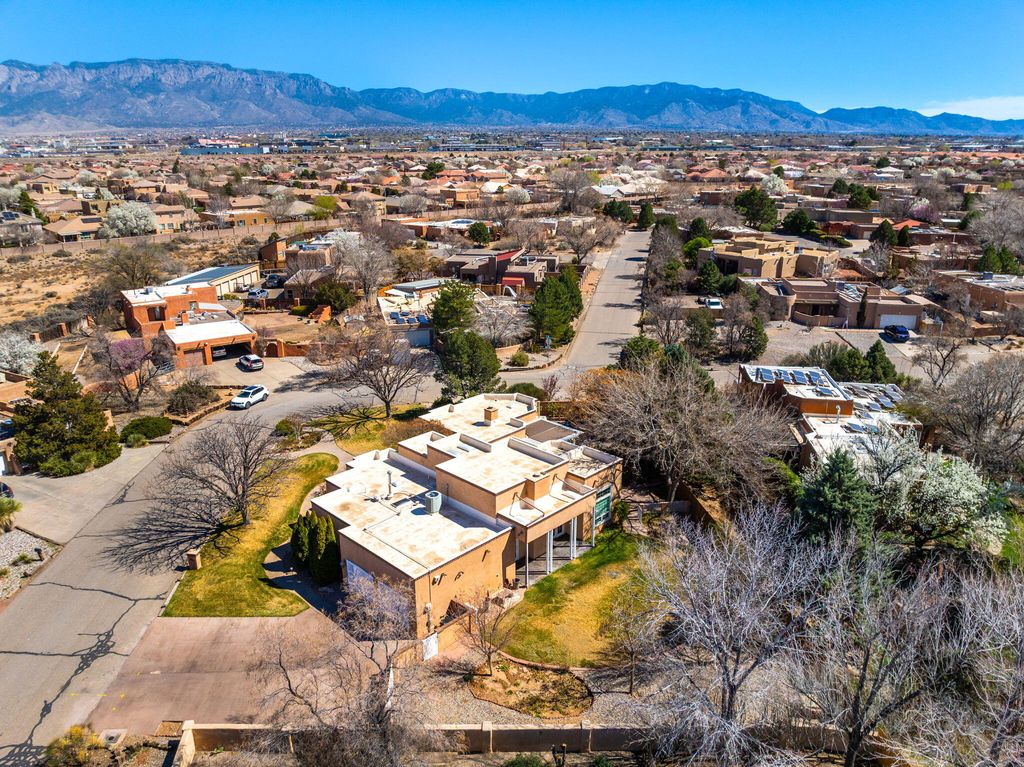 Image 55 of property listing at 214 Tornasol Lane NE, Albuquerque, NM 87113