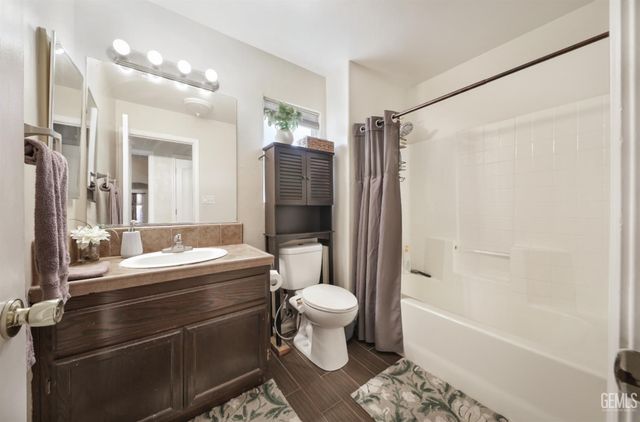 2917 Tapo Ridge Drive, Bakersfield, CA 93313
