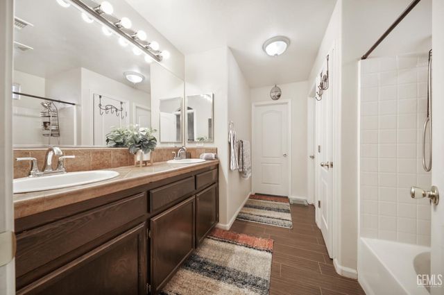 2917 Tapo Ridge Drive, Bakersfield, CA 93313